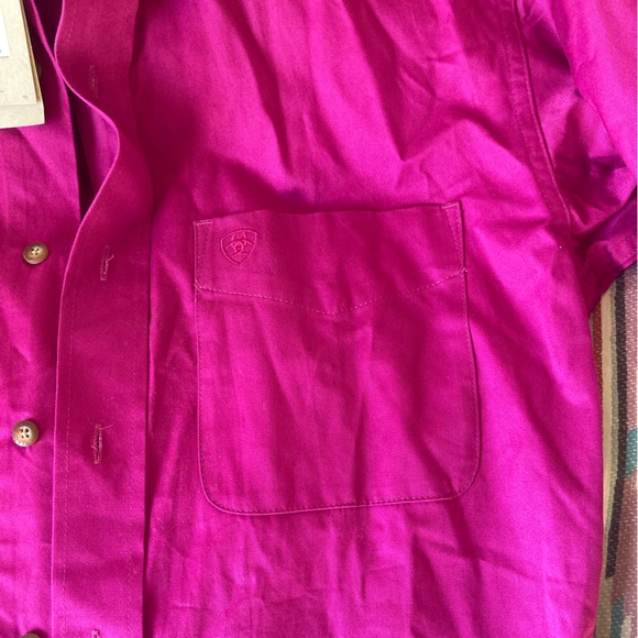 COPY - New With Tags Ariat Button down - Picture 3 of 7